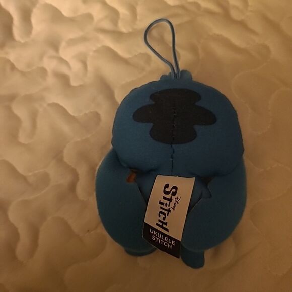 Disney's Ukulele Stitch Ornament - Picture 2 of 3